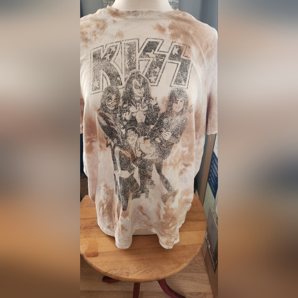 Womens band tee. KISS